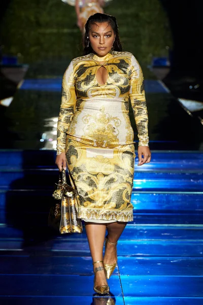 Look 16